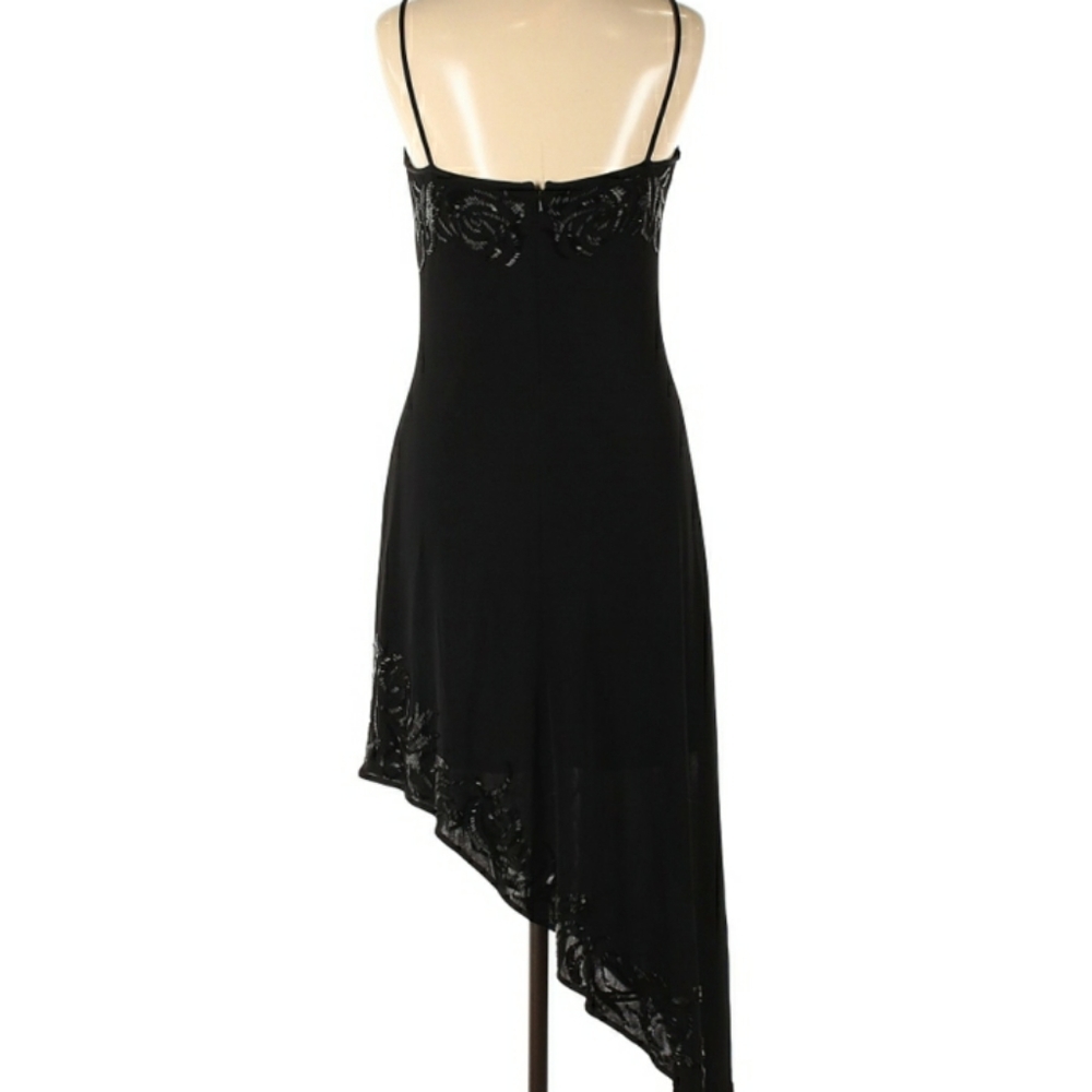 LBD asymmetrical party/cocktails - Picture 2 of 2